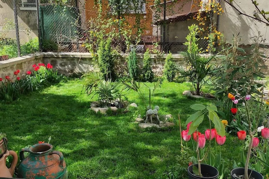 A Lovely 2Br Apartment In The Heart Of Sofia - Ndk